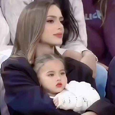 男人这一生，能娶到温柔可爱、漂亮贤惠的妻子，事业顺利成功，身体健康无病无灾，再有