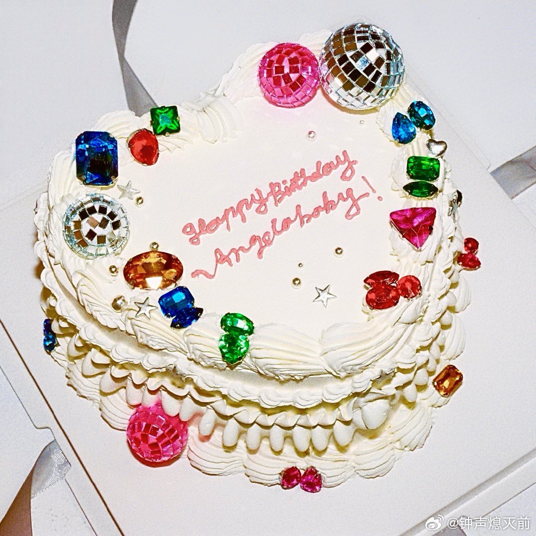 Angelababy37岁了依旧是大美女状态，生日快乐 