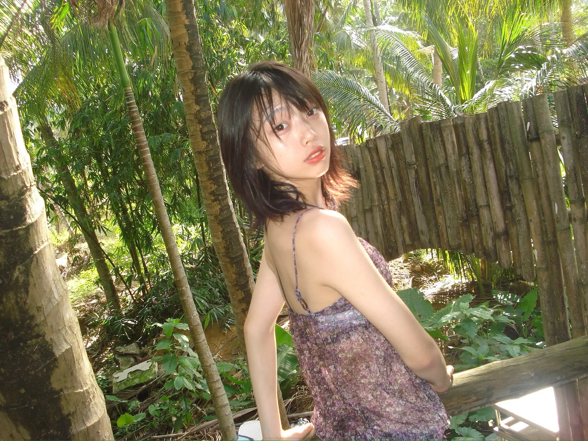 心跳漏拍模糊的视线里，那个身影骤然出现，扑闪的睫毛顿时让我愣了神