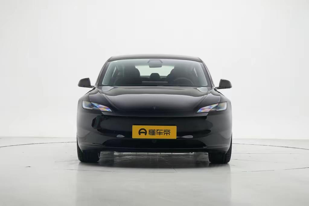 我最近看到特斯拉推出了五年免息的政策，感觉这个操作挺有意思的 🚗。我从一个旁观