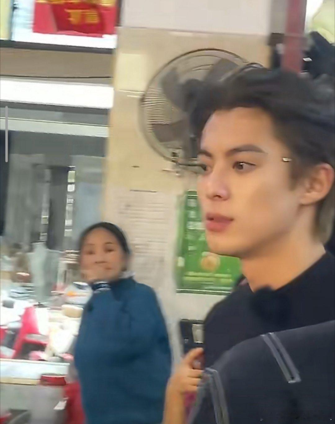 不许让这个王鹤棣再出门了亲爱的客栈2026亲爱的客栈 谁被客栈里的王鹤棣帅晕了！