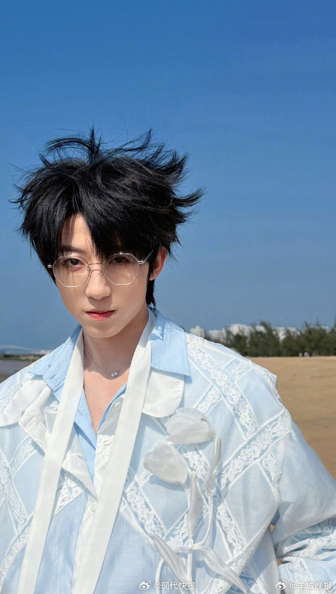 【#我们的少年时代2预约超7.5万瞿颖 作为西班牙人##人民日报谈李荣浩单依纯版