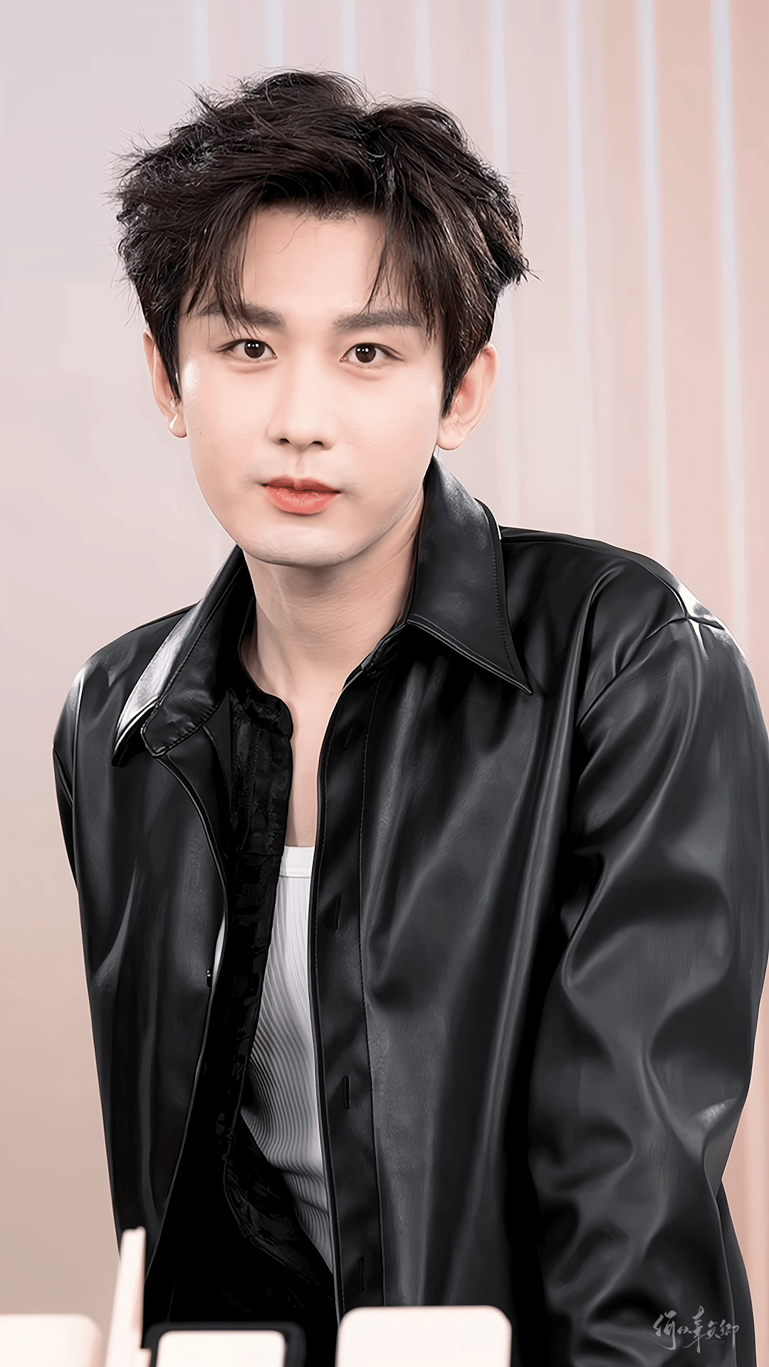 害羞的皮衣少年 今晚梦里见