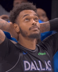 他们说：要好好调查一下这个裁判！
独行侠和尼克斯杀到最后3.8秒，独行侠从前场只