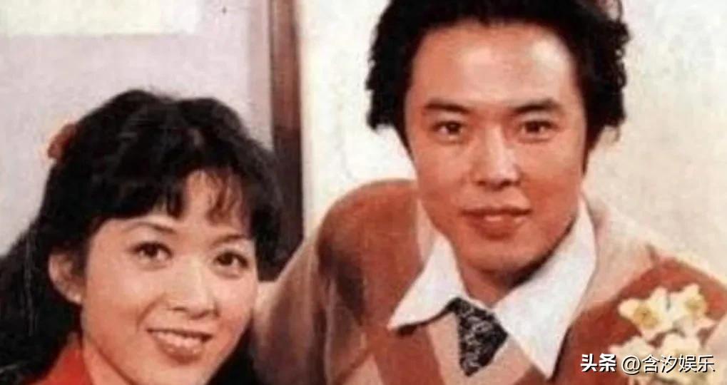 1983年，沈丹萍与张铁林已经谈了6年恋爱。有一天，沈丹萍刚回到宿舍，同宿舍的一