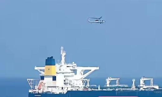 美军是真的拼！
 
为了把“贝拉1号”油轮拦截下来，都已经整整5天了，穷追不舍，