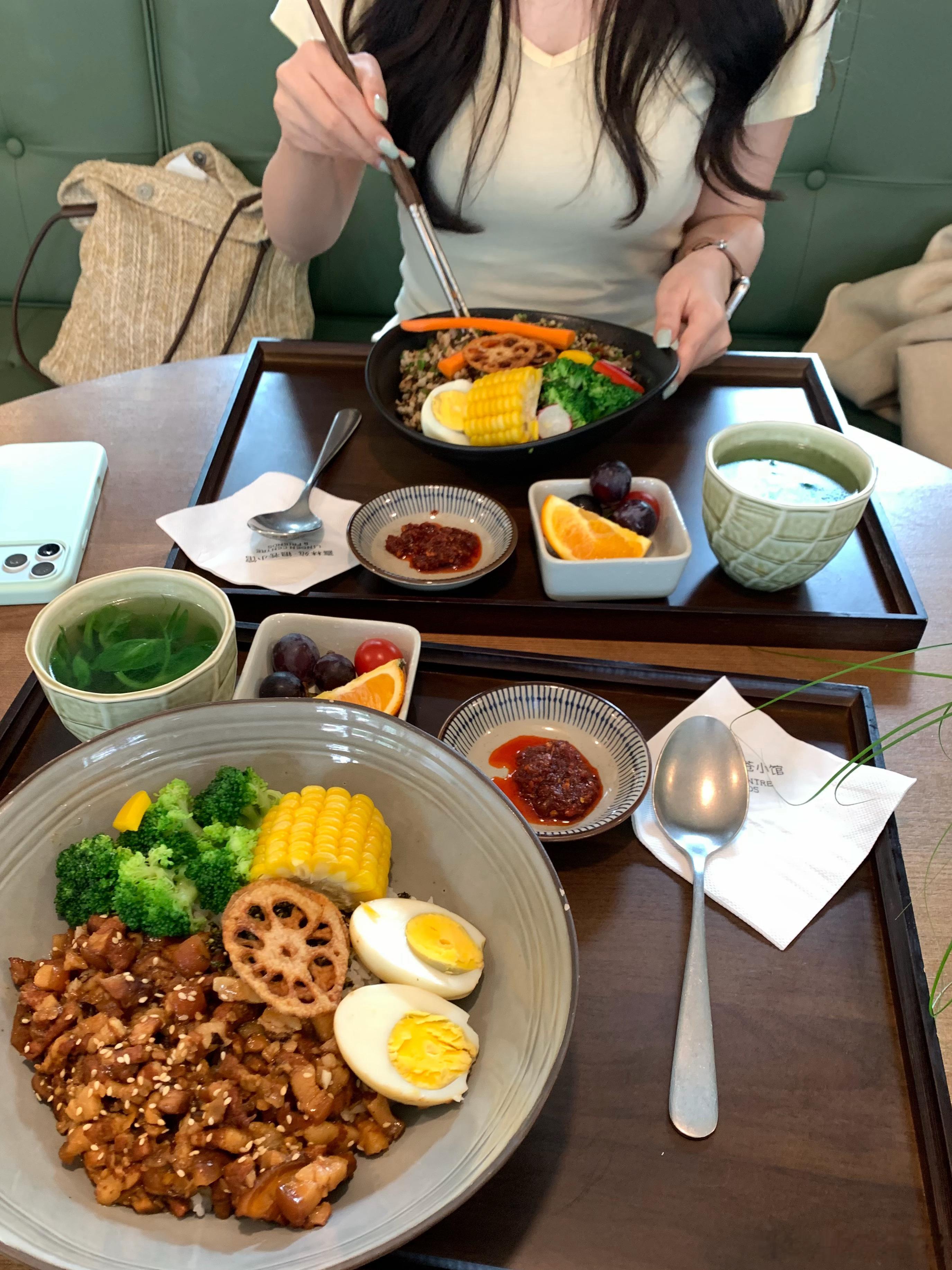 小飞袖短袖里我最偏心这个黄sǎi