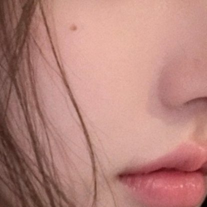 0000＂镜头里的对视，哪怕是隔着屏幕 我也能感觉到你的灵魂炽热耀眼.＂＂镜头里