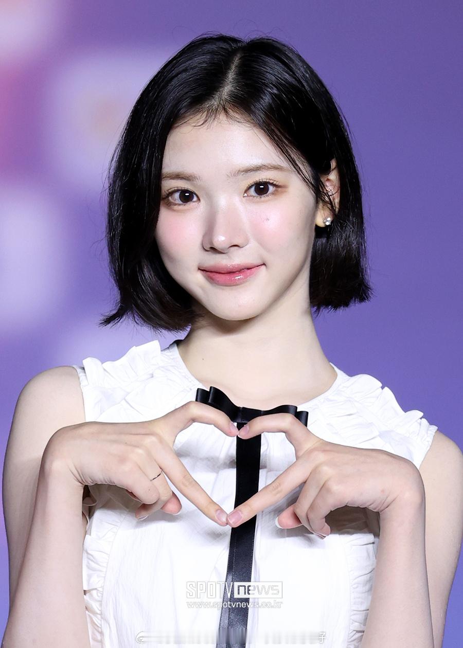 Hearts2Hearts组合JIWOO、CARMEN、YUHA、STELLA、