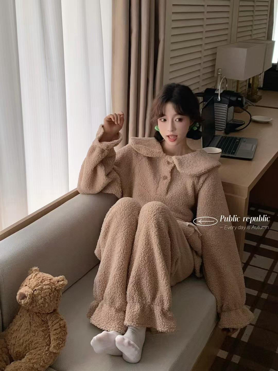 冬季上新🆕——❤️❤️❤️

暖到心窝啦！冬天不能没有毛绒睡衣
翻领+口袋设计