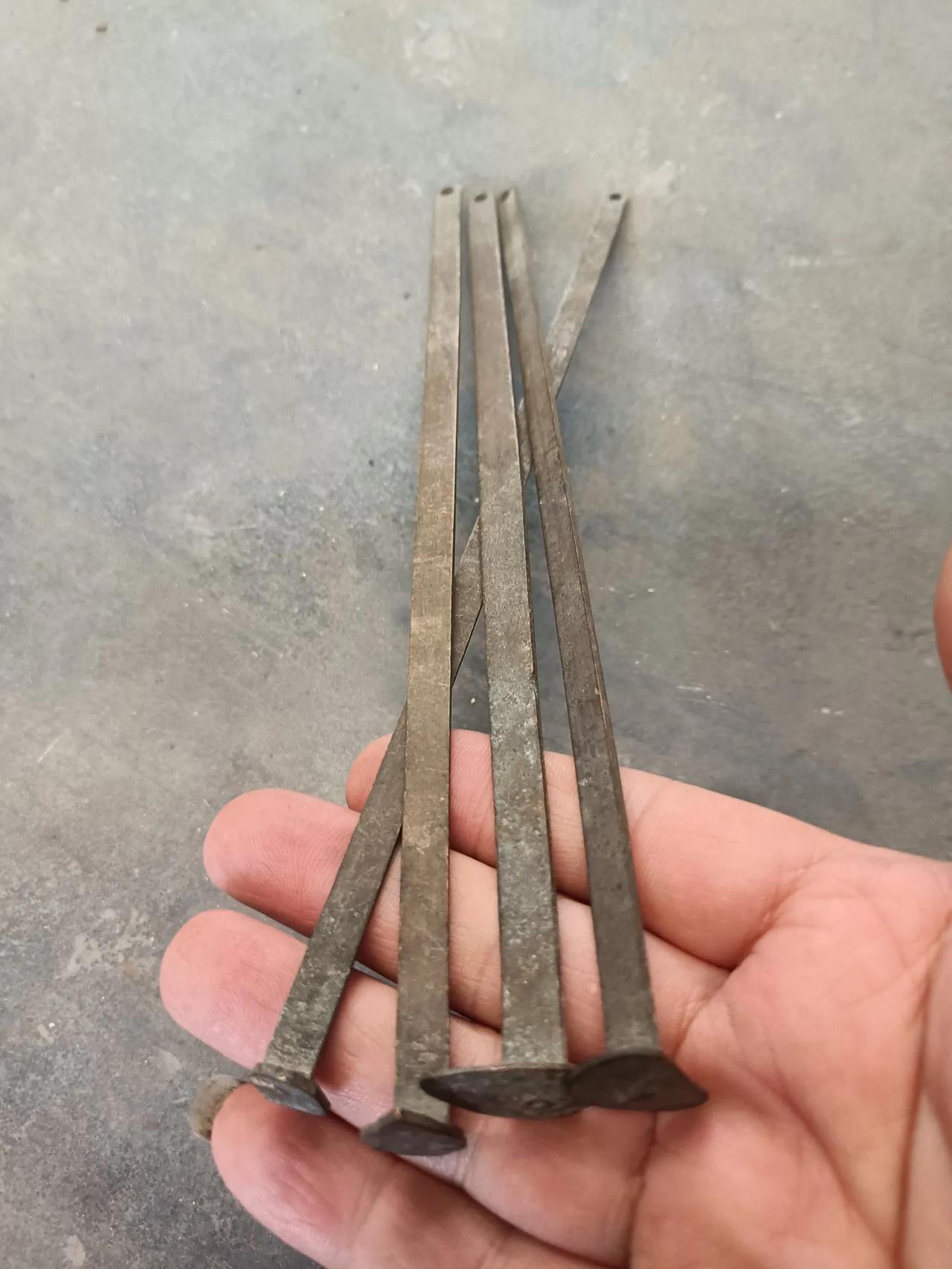 [加油加油]清代黄花梨提盒铜锁条：怀旧收藏中的独特韵味[火炬]

在怀旧收藏的奇