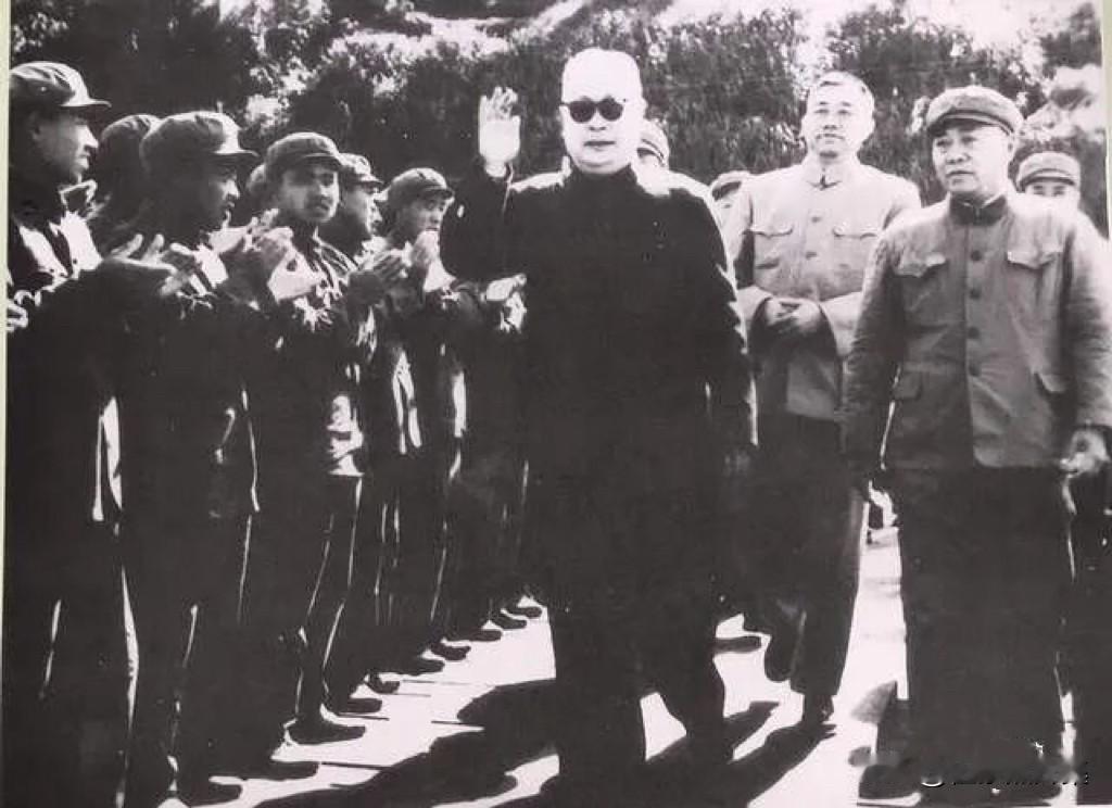 1965年11月13日夜至14日凌晨，人民海军东海舰队在福建崇武以东海域取得击沉