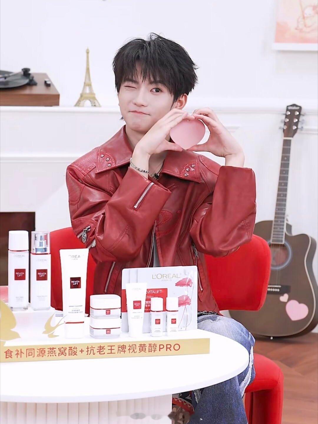 穆祉丞直播全程看下来真的很可爱，小表情很多。 