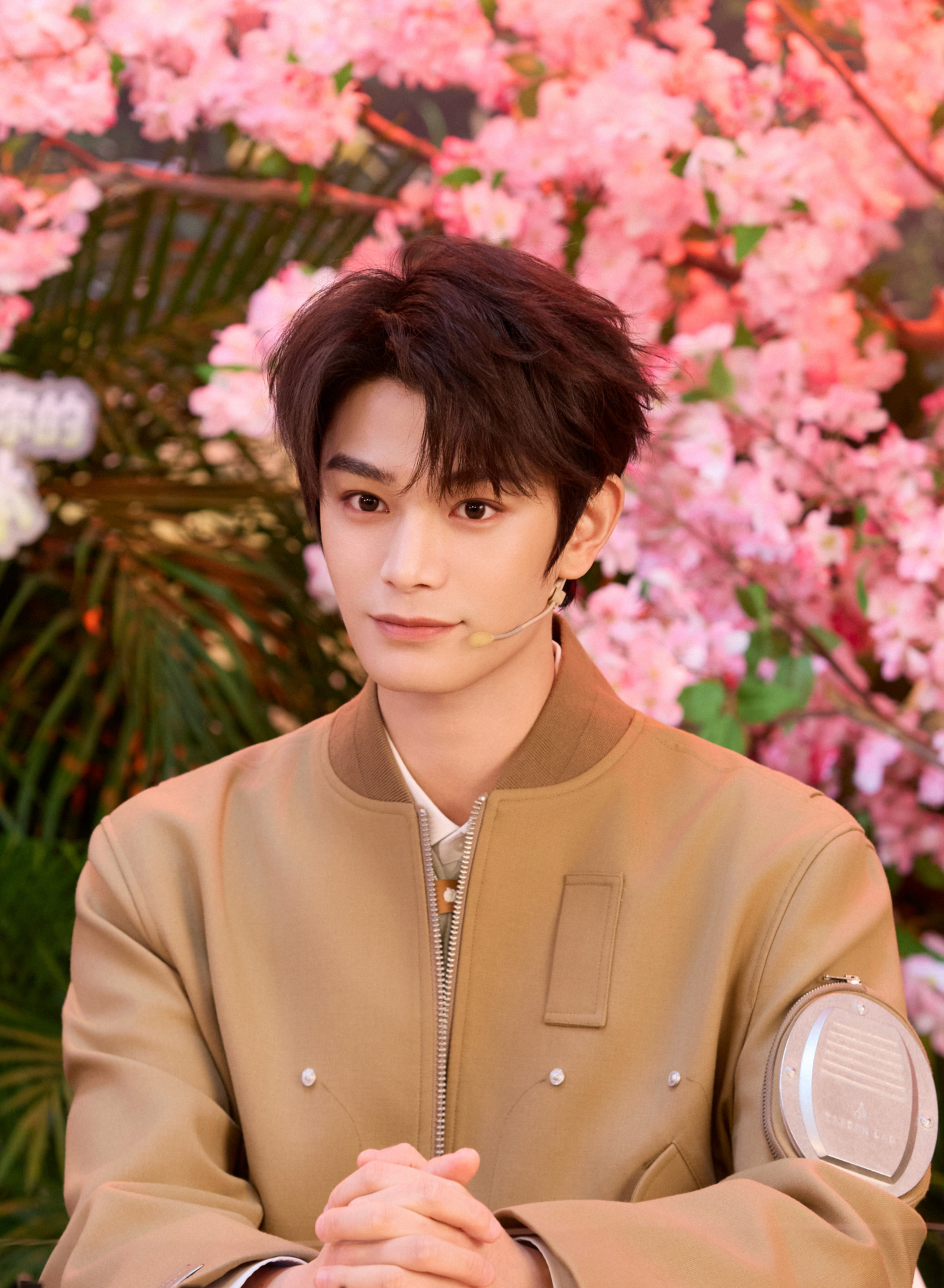 丁禹兮今日份代言直播图集，帅气且好嫩的说 ～ 丁禹兮请给我一个准确的年龄