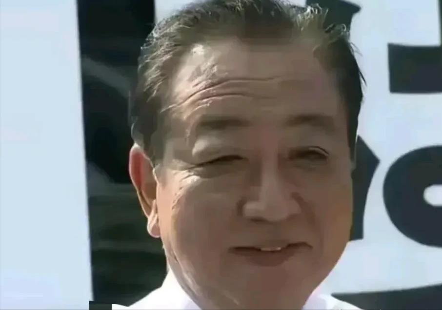 日本政坛传来震撼消息，令人瞠目结舌！立宪民主党，这个政治重镇，昨日竟突发召开紧急