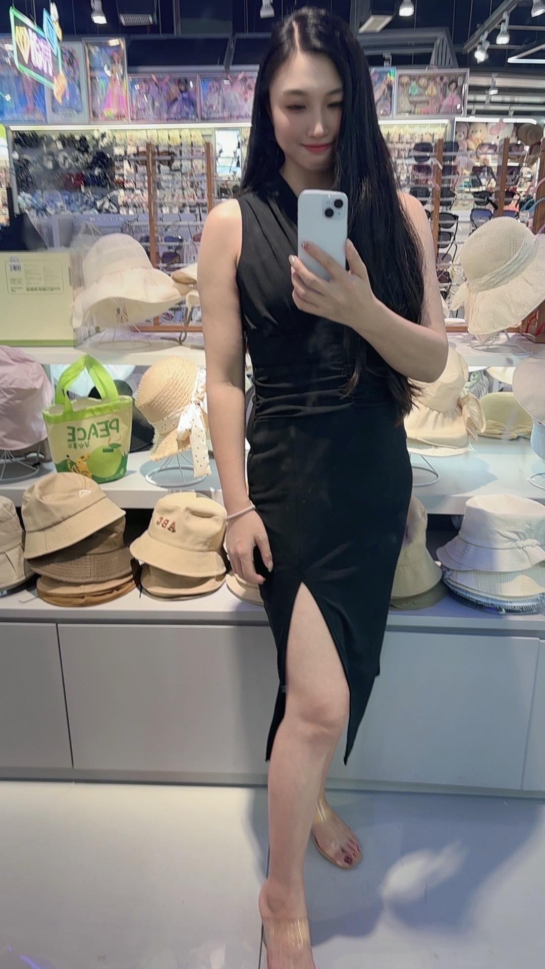 一个女人不要你的钱 也不要你的时间 当然也不要你