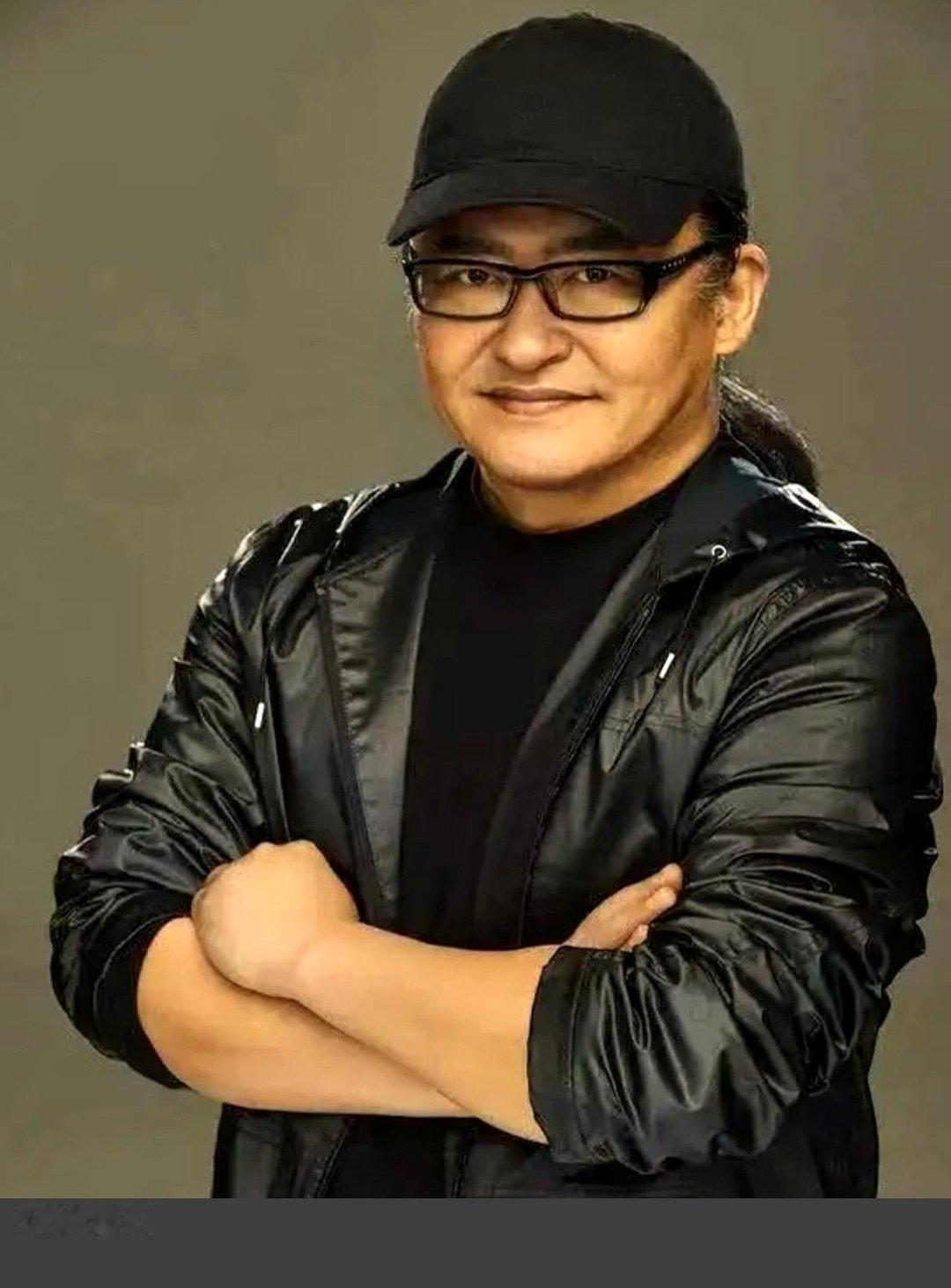 性格决定命运这句话，真准哪 刘欢就是个例子。 他早在读大学的时候，就不走寻常路！