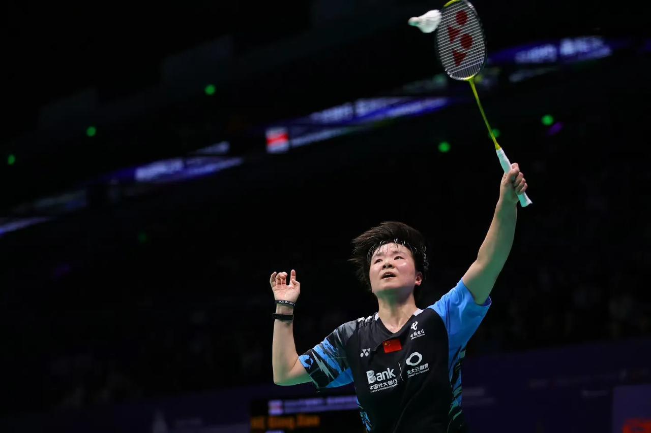 何冰娇真牛！全锦赛2-0战胜安洗莹晋级四强！
因为国羽女单三位女将还有奥运会参赛