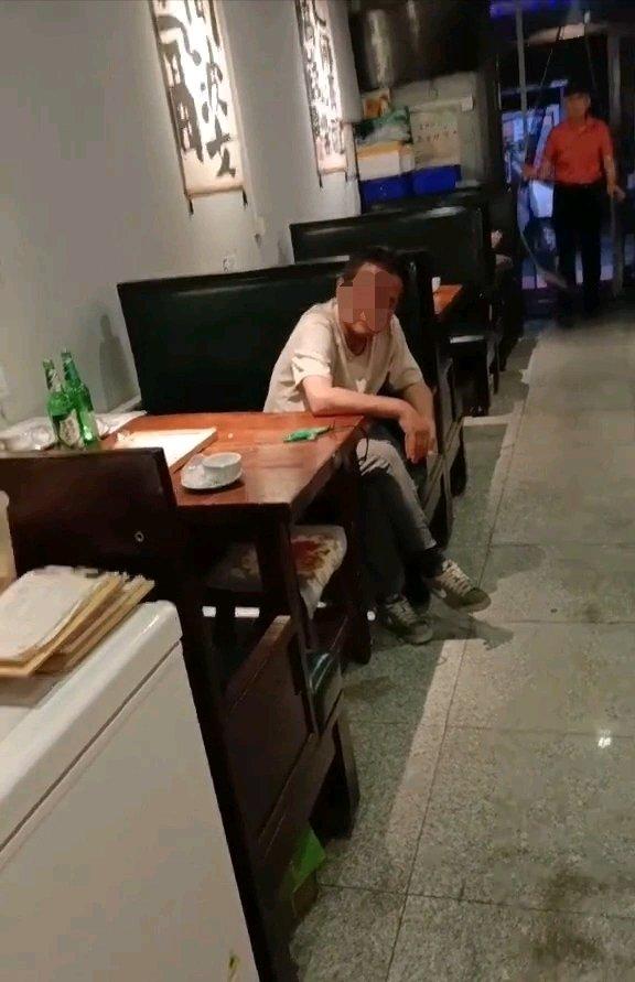 吉林一男子常年吃“霸王餐”被认出是惯犯，商家称其还“吃胖了”，律师：或构成寻衅滋