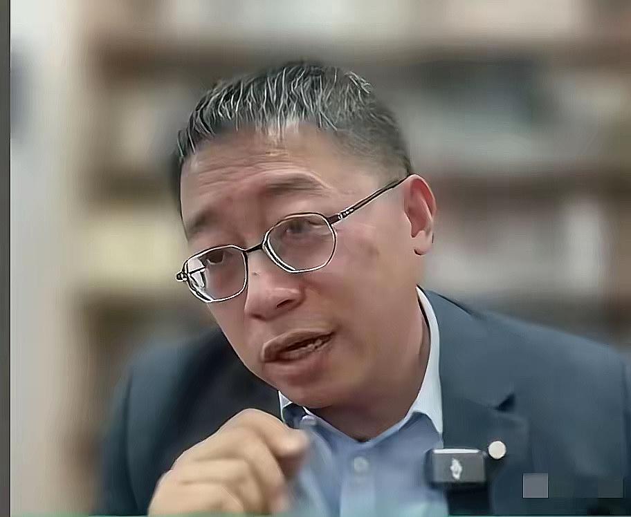 沈逸教授这次点出的现象确实值得琢磨：公考考场外，总有人忙着给违规者找补同情，却忘