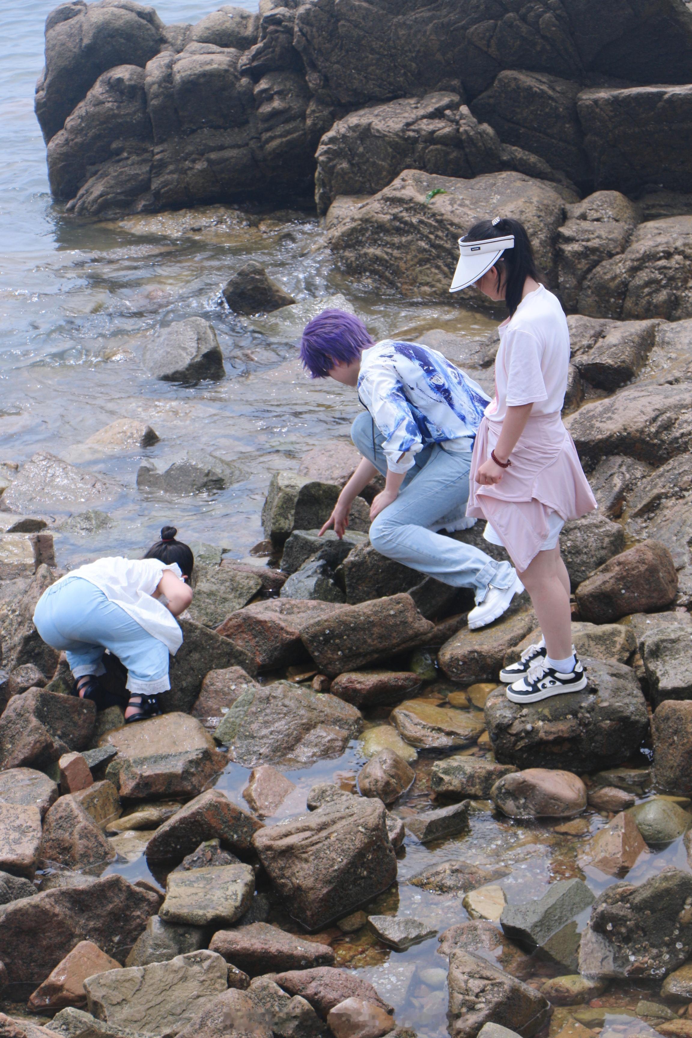 #祁煜[超话]#COS｜祁煜出cos旅游的意义在这个世界留下与他有关的回忆在海边