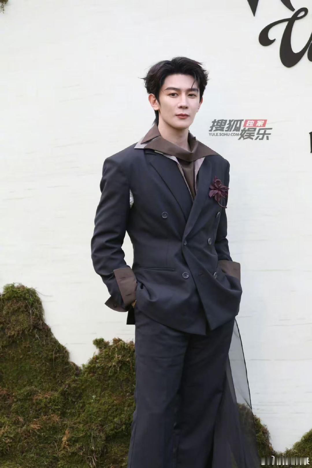 VOGUE男明星生图男明星VOGUE生图哇哇哇！一张帅脸之后是更多帅脸哇！ 
