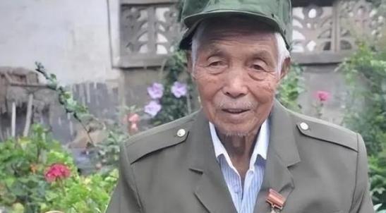 1979年，战士黄干宗被两名越南女兵活捉，他本已经做好了慷慨赴死的准备，没想到两