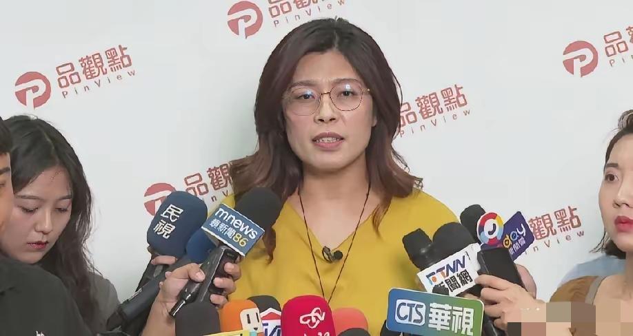 郑丽文，活该你翻车！
​台湾省国民党郑丽文，在国民党主席竞选中，因其口才不错，又