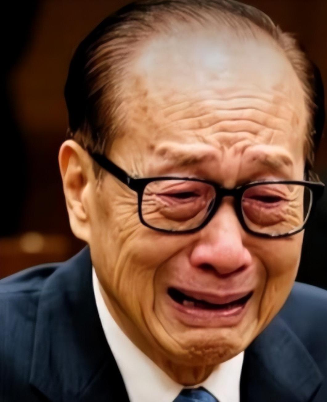 🌙中国不挽留，美国不收留，被夹在中间的李嘉诚，终于玩不转了！

大公报四次三番