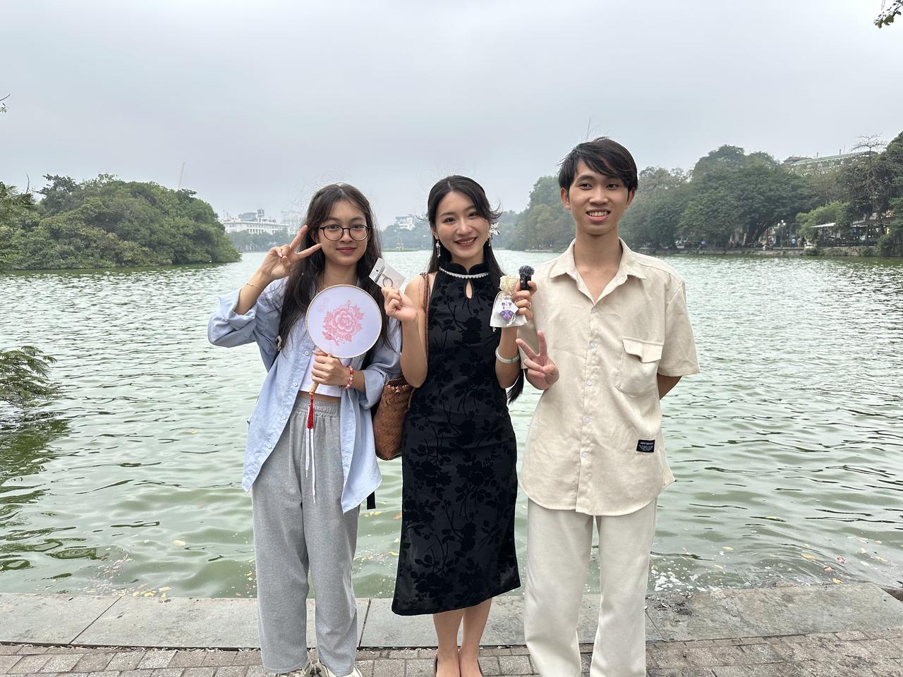 【越中情谊在文创盲盒里升温|"对话新时代"中越青年媒体人交流会】抖音创作者@小鹿