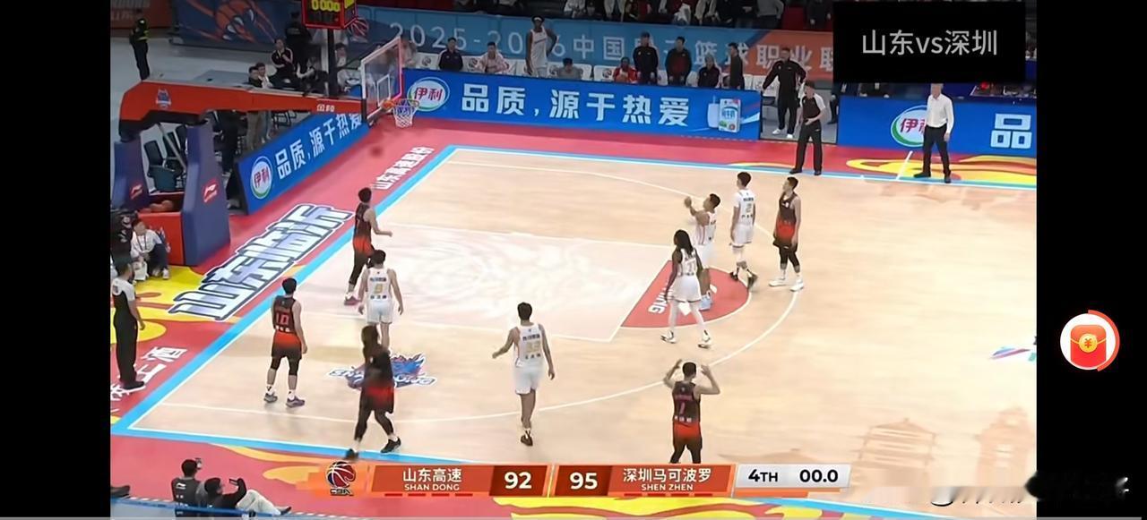 临沂主场遭绝杀！山东男篮这操作看吐了，球迷喊逍遥王救场
 
临沂奥体主场3分惜败