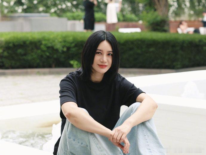 尚雯婕给被困住的孩子唱了一首歌尚雯婕演唱未成年人检察四十周年主题曲 四十年未成年