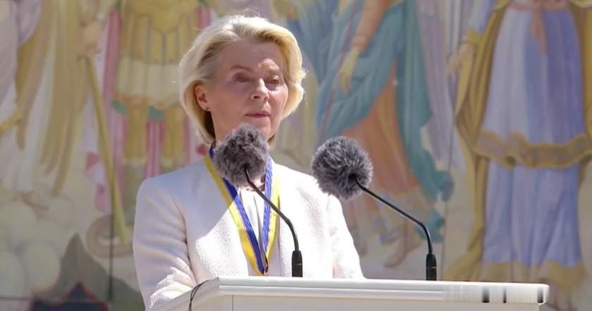 🇺🇦🇪🇺 欧盟宣布向乌克兰提供新一笔14亿欧元的资金
 
欧盟委员会主席