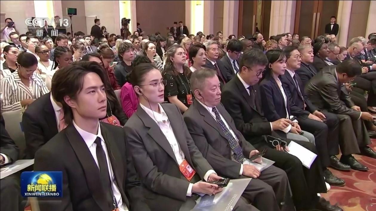 王一博和宋佳就是体制内景区好不好！谁不想和他们俩合影啊哈哈哈哈哈哈哈哈哈，而且谁