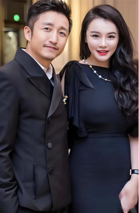 邹市明冉莹颖的婚姻早有隐患！一段走不长远的婚姻，从来不是突然崩塌，从冉莹颖母亲和