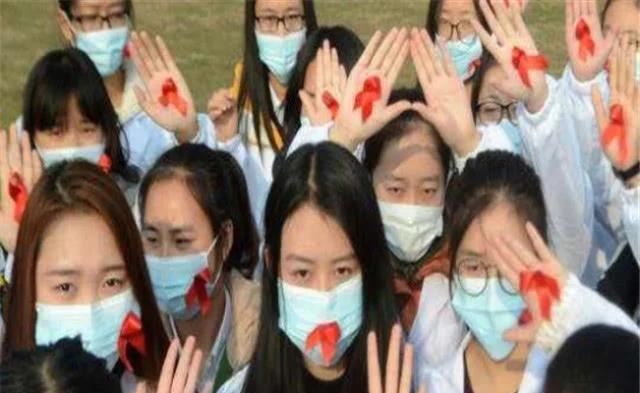 性病专家的炸弹消息，看完后背发凉！艾滋病最高发的地方，根本不是你想的那些场所，反