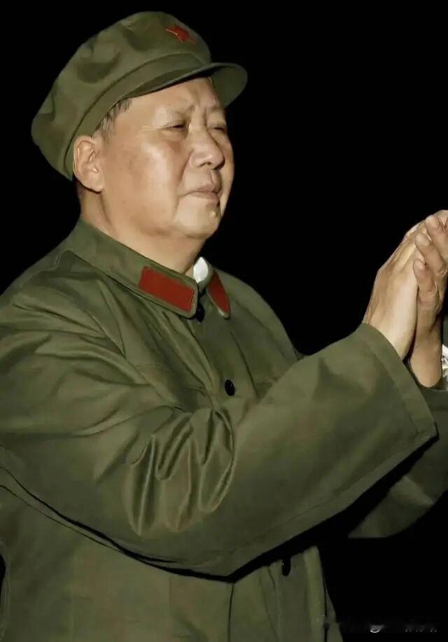 旗帜高扬，山河鼎盛！