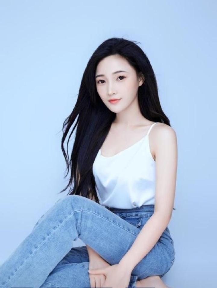 两性间永远不能说破的秘密：男人为性；女人为钱。
天下所有的男人对女人好，都有一个