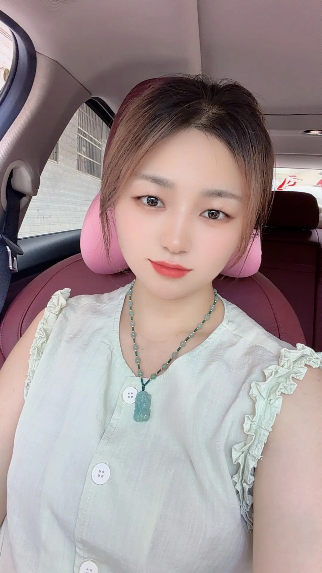我待你与旁人不同，你却待我不如旁人，总有一天，我会不带爱意温柔的看着你...