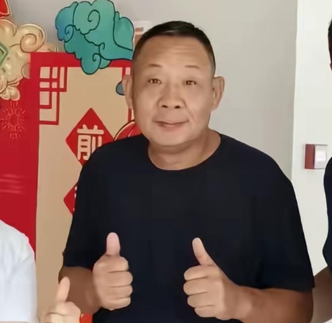 于东来这人心里有数。胖东来专门招坐过牢的，去年新乡店招了三十个，到现在一个没跑。