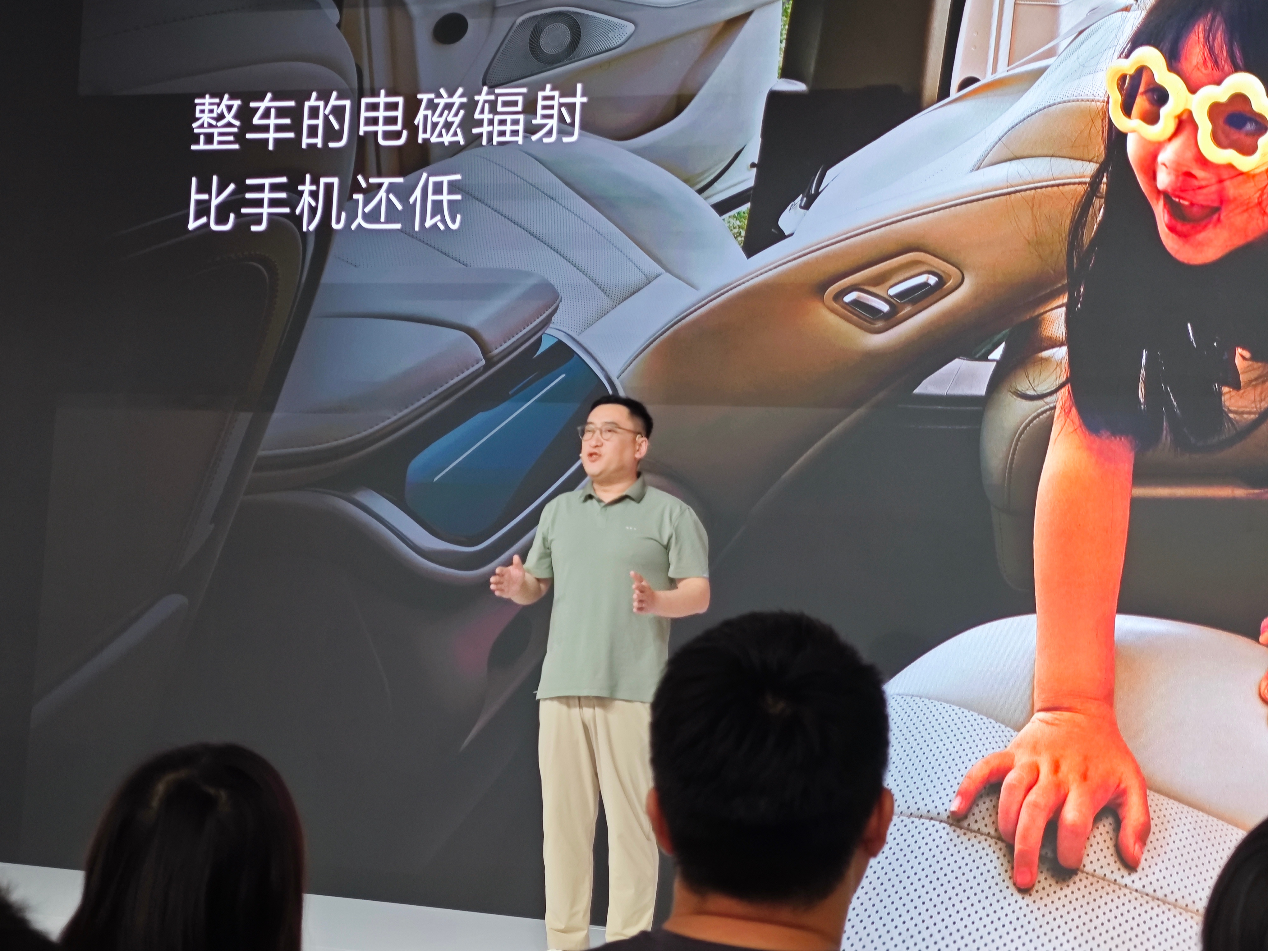 前理想汽车零售总监冯复之，加入长城一段时间，现在是魏牌 CEO 了。魏牌目标到今