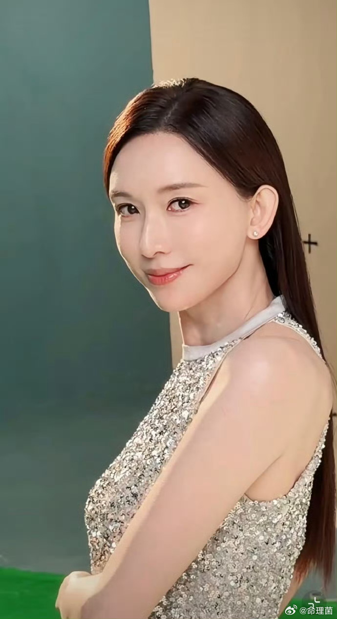 网友评林志玲面相变了还是有了岁月的痕迹 胶元蛋白流逝了 当妈的人要操不少心 