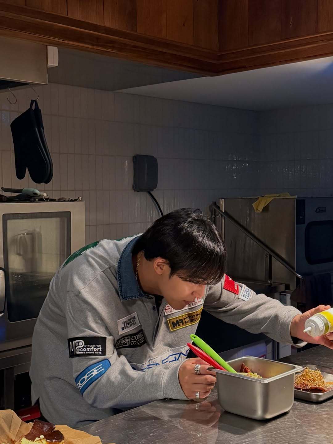 那你俩穿这件就好了 