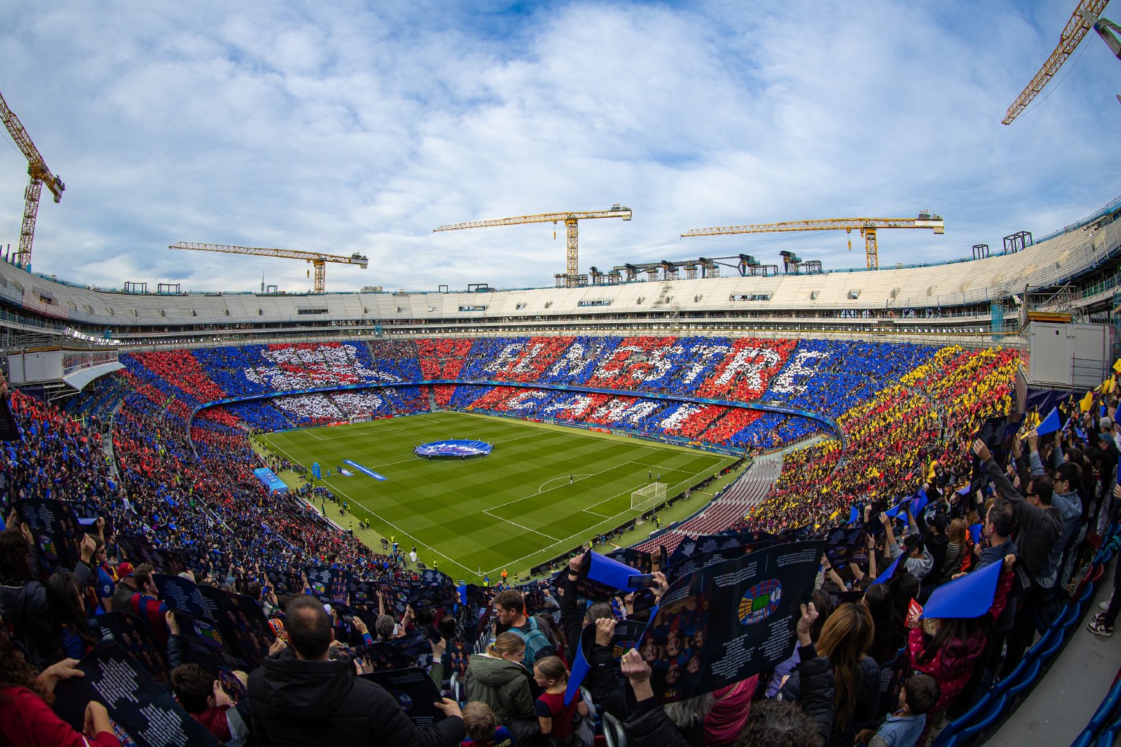 塞尔：皇马女足在组织架构、投资、球员年龄以及关注度方面，都远远落后于巴萨女足。自