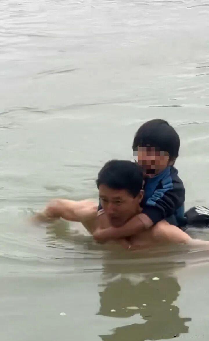 青海农民马乙布拉好样的！为你喝彩！你在黄河中的每一步前行，都值得被看见，被赞赏！