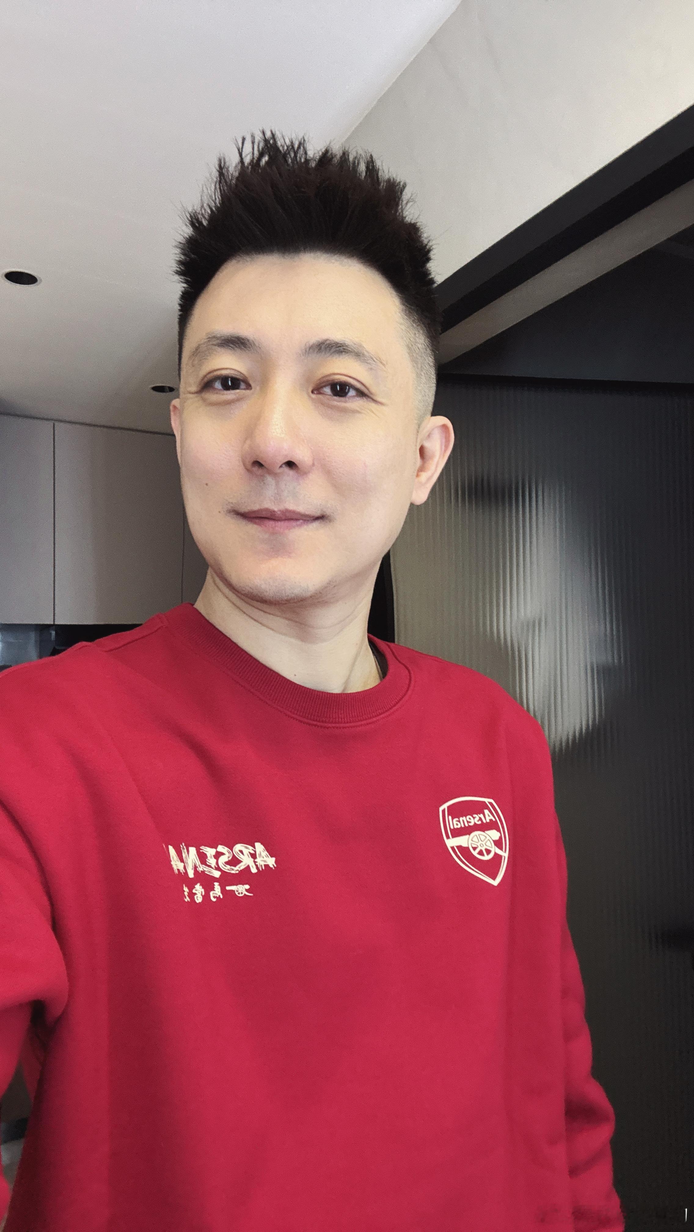 我最爱的两支球队的衣品属实夯！我厂的这件马年新款也很nice！阿森纳