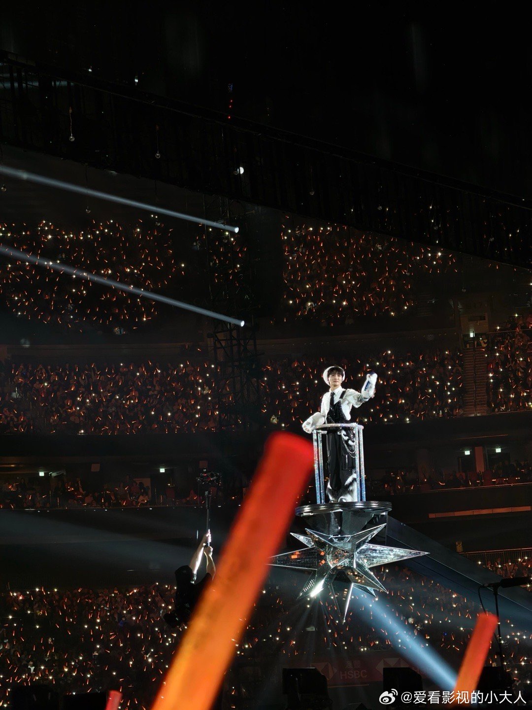 周深在评论区当客服 真的被周深狠狠戳中！贴心回复粉丝、温柔叮嘱大家照顾好自己，双