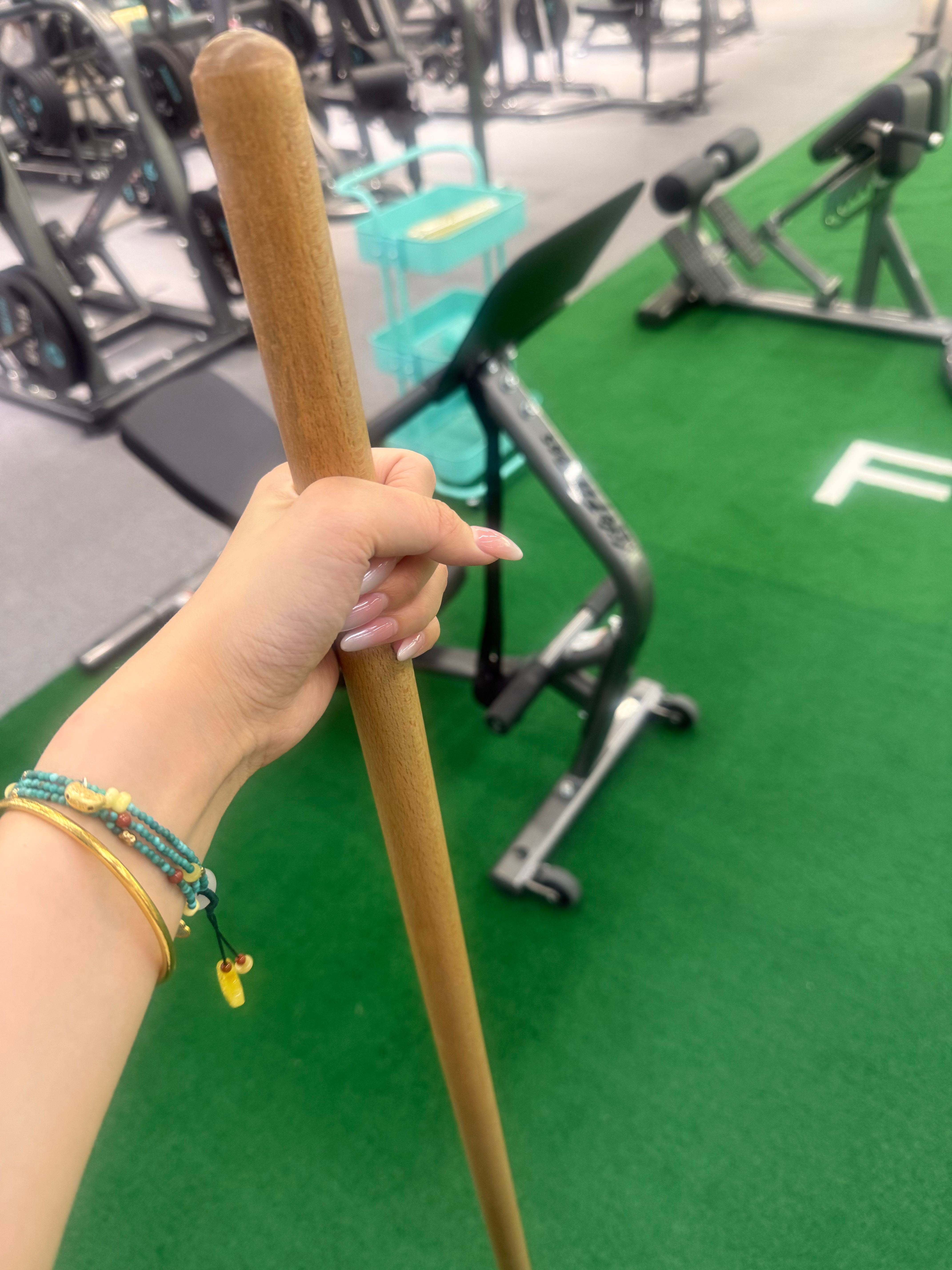 麻辣女教师今天咖啡厅工作和运动day！ 