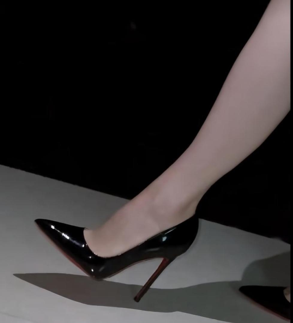 求推荐一款好看的高跟鞋