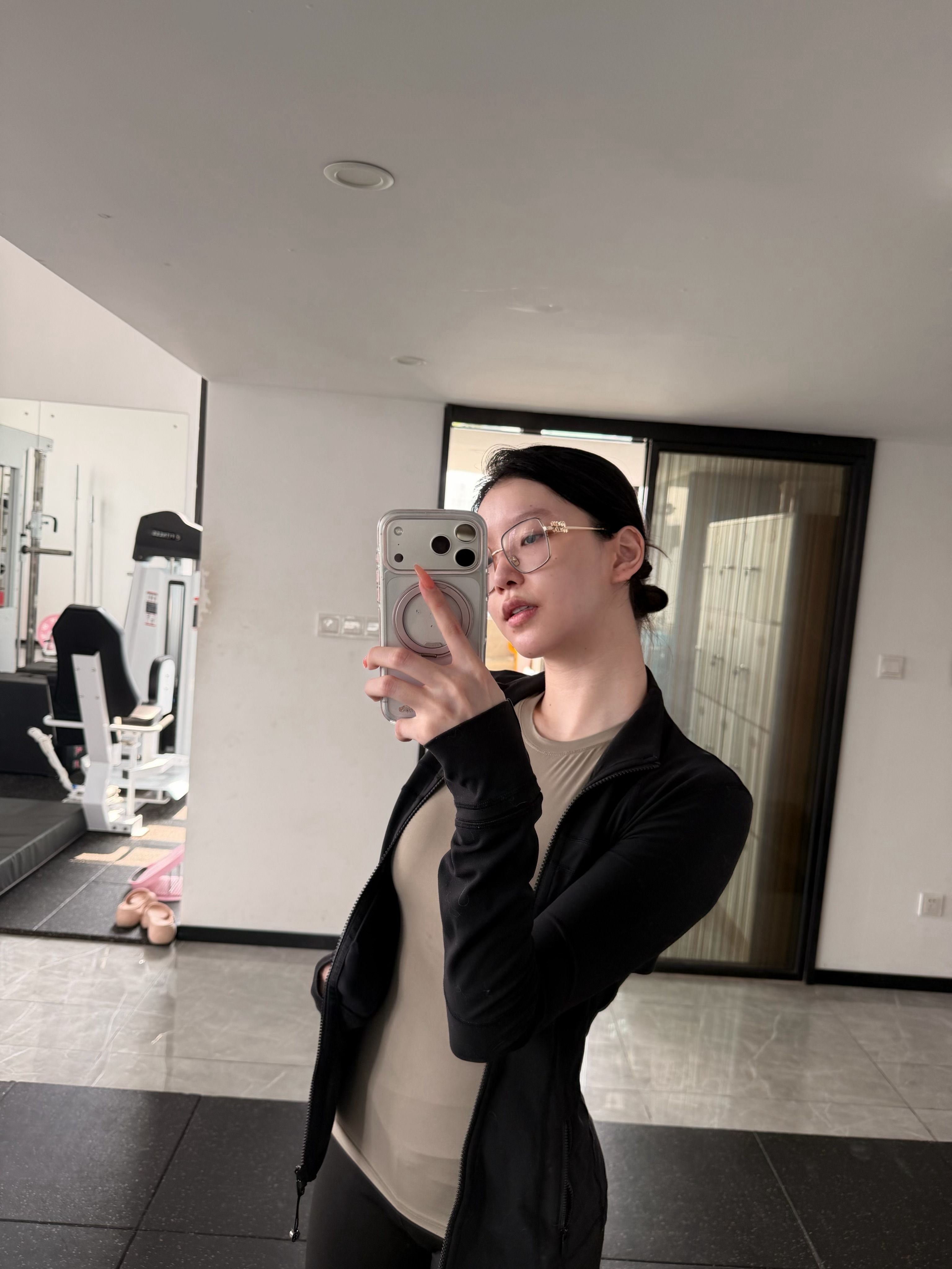 不看打卡表不知道，一看原来已经俩月没去了，崩如溃，以后必须每个月至少打卡五次今日